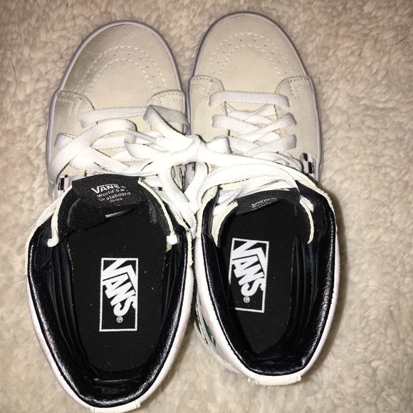 Vans - Picture 6 of 8